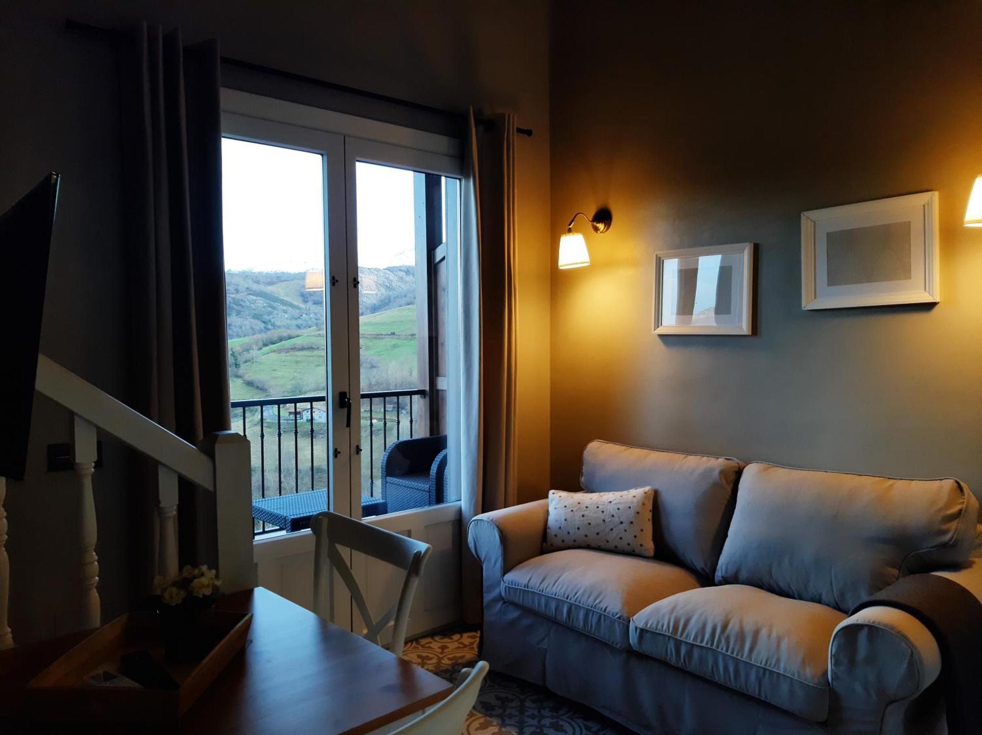 Apartamentos El Llanin Cangas de Onis Room photo