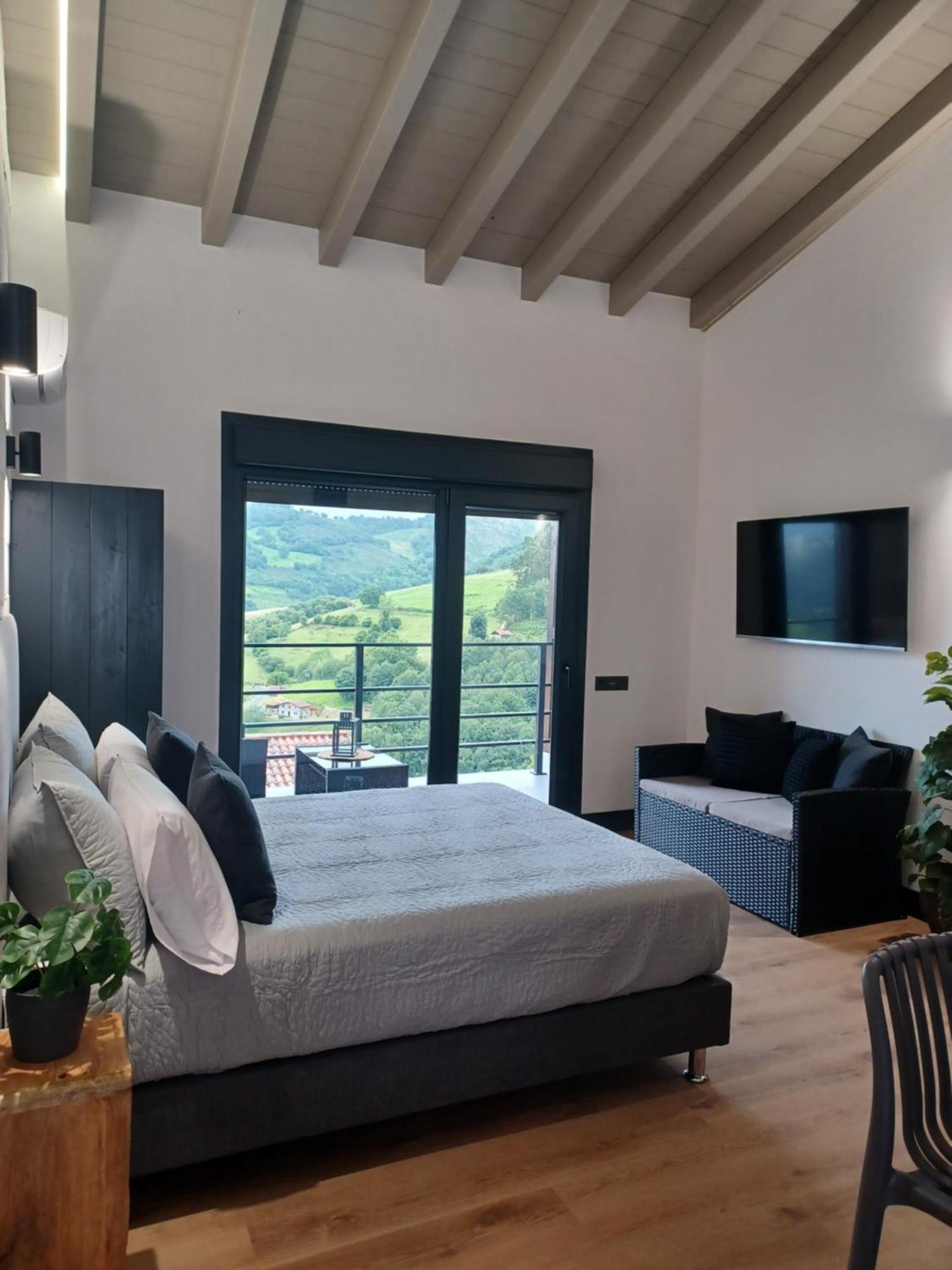 Apartamentos El Llanin Cangas de Onis Exterior photo