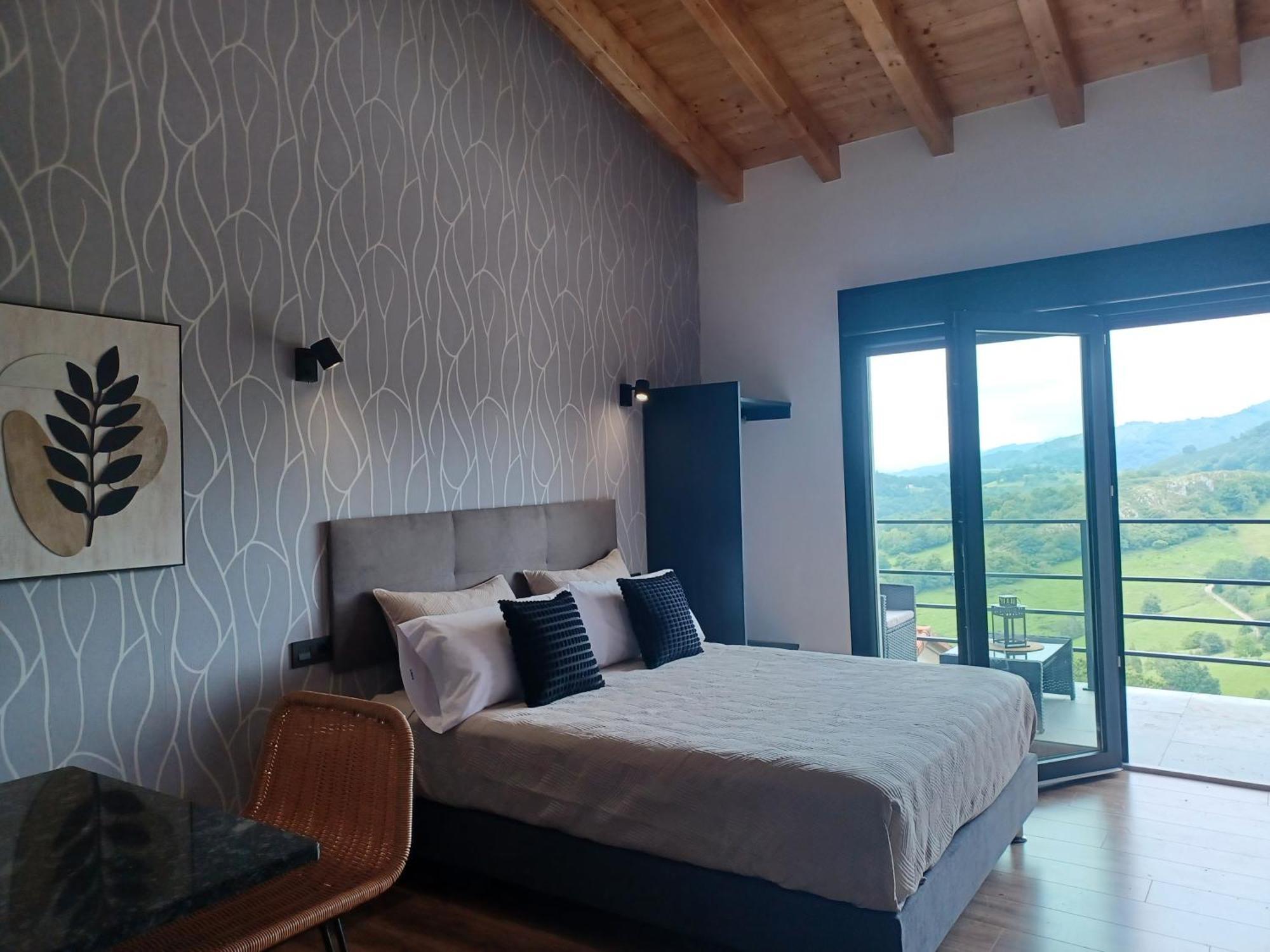 Apartamentos El Llanin Cangas de Onis Exterior photo