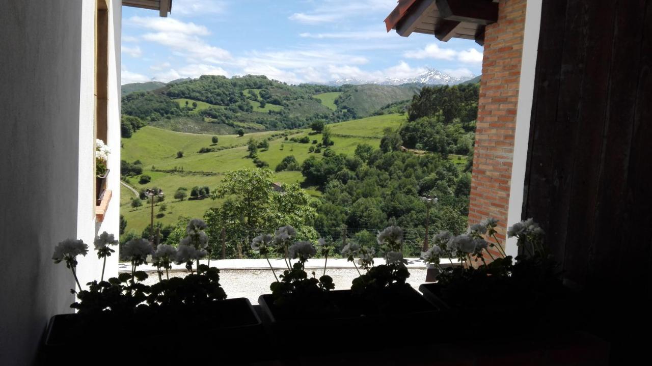 Apartamentos El Llanin Cangas de Onis Exterior photo